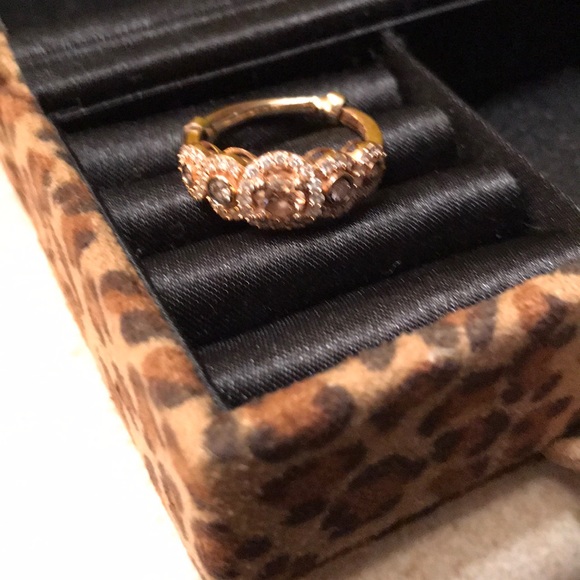 Levion Diamond Ring - Picture 8 of 8